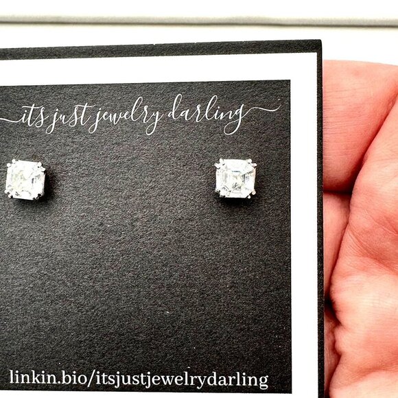 Womens Earrings 14K White Gold Cubic Zirconia Princess Cut Studs Pierced Estate - Picture 4 of 5